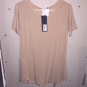 Yelete short sleeve keyhole women’s top.